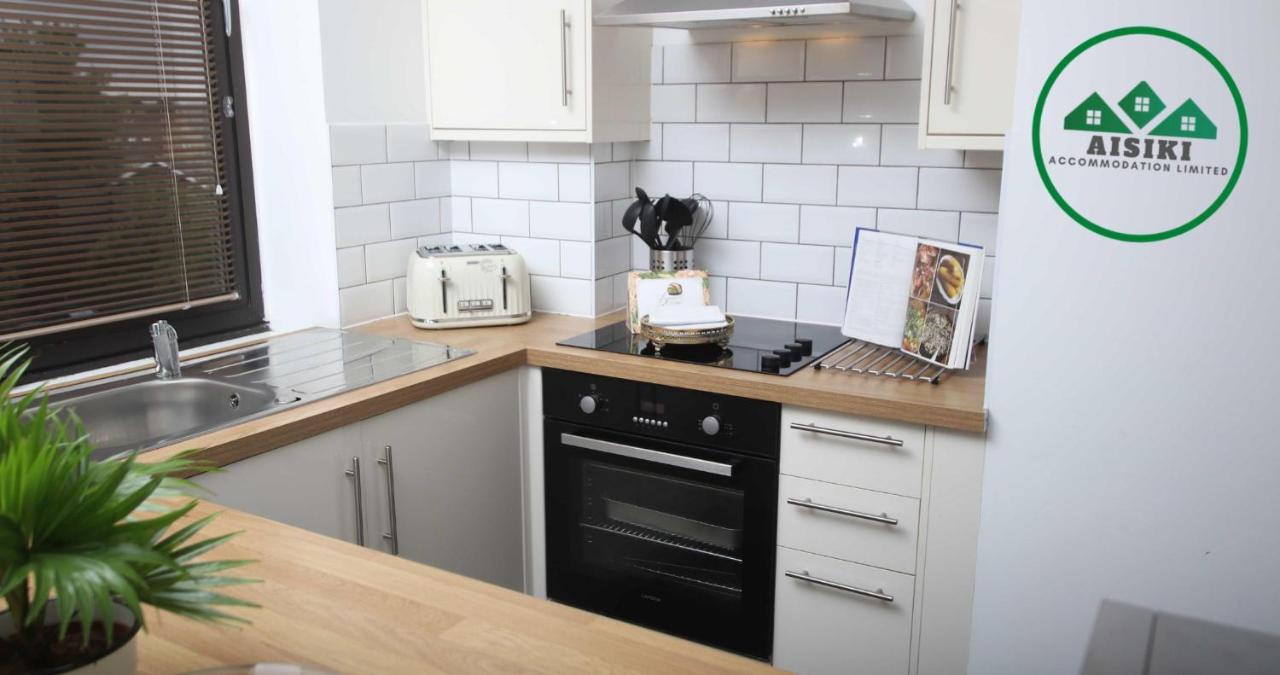 Aisiki Living At Upton Rd, Multiple 1, 2, Or 3 Bedroom Apartments, King Or Twin Beds With Free Wi-Fi & Parking Watford  Zewnętrze zdjęcie