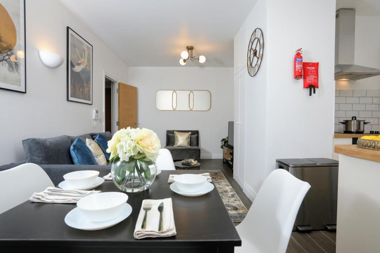 Aisiki Living At Upton Rd, Multiple 1, 2, Or 3 Bedroom Apartments, King Or Twin Beds With Free Wi-Fi & Parking Watford  Zewnętrze zdjęcie