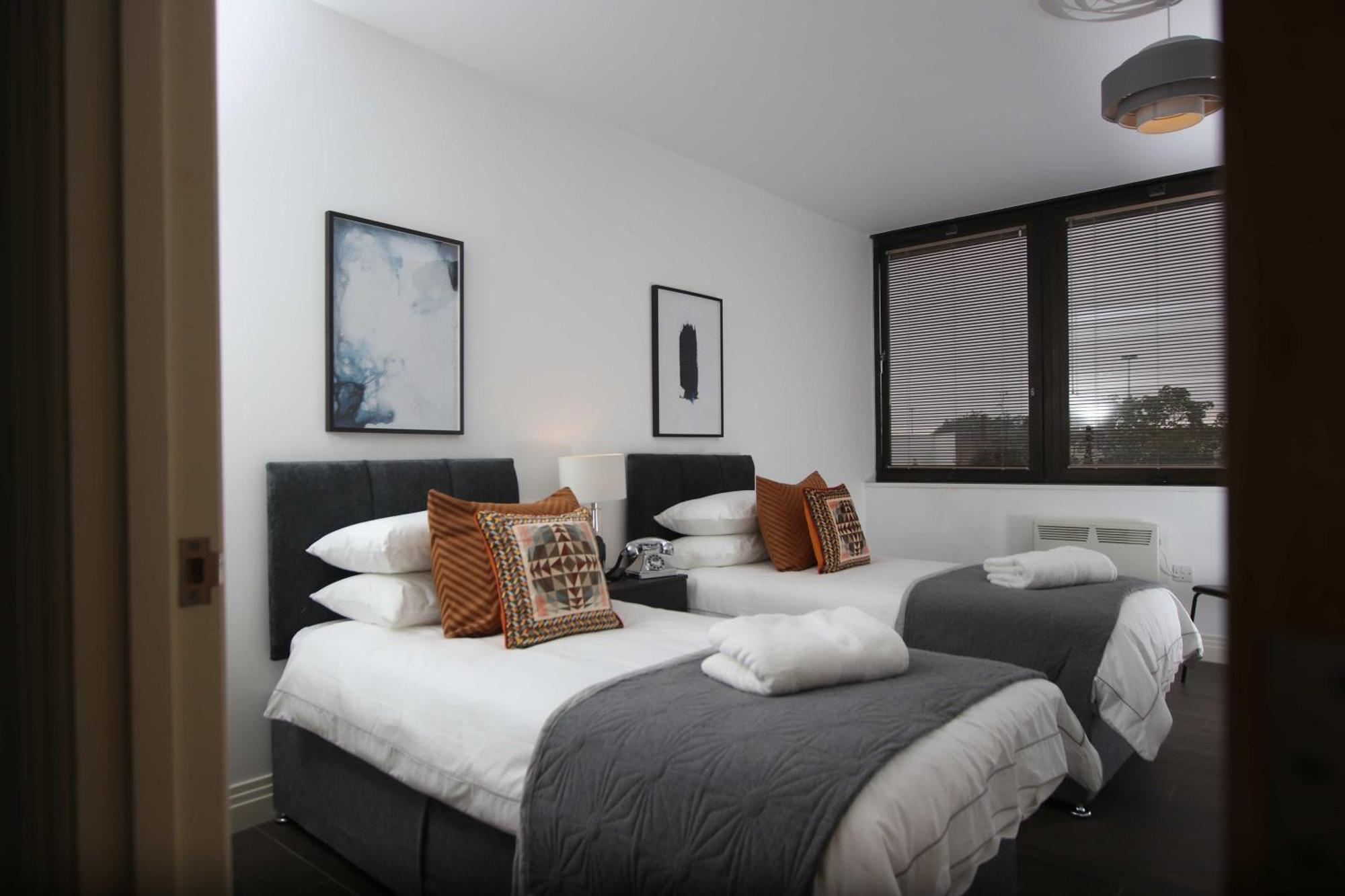 Aisiki Living At Upton Rd, Multiple 1, 2, Or 3 Bedroom Apartments, King Or Twin Beds With Free Wi-Fi & Parking Watford  Zewnętrze zdjęcie