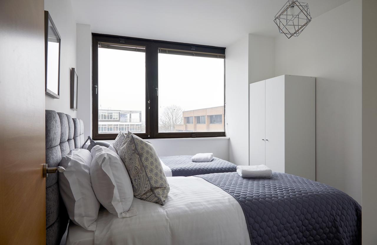 Aisiki Living At Upton Rd, Multiple 1, 2, Or 3 Bedroom Apartments, King Or Twin Beds With Free Wi-Fi & Parking Watford  Zewnętrze zdjęcie