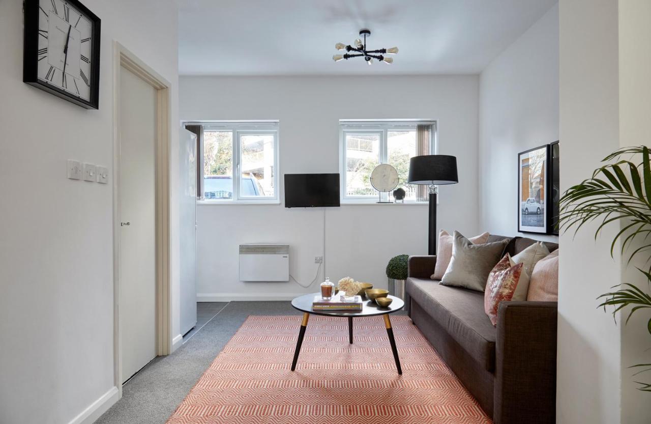 Aisiki Living At Upton Rd, Multiple 1, 2, Or 3 Bedroom Apartments, King Or Twin Beds With Free Wi-Fi & Parking Watford  Zewnętrze zdjęcie